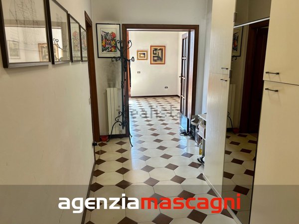 casa indipendente in vendita a Pistoia in zona Bottegone