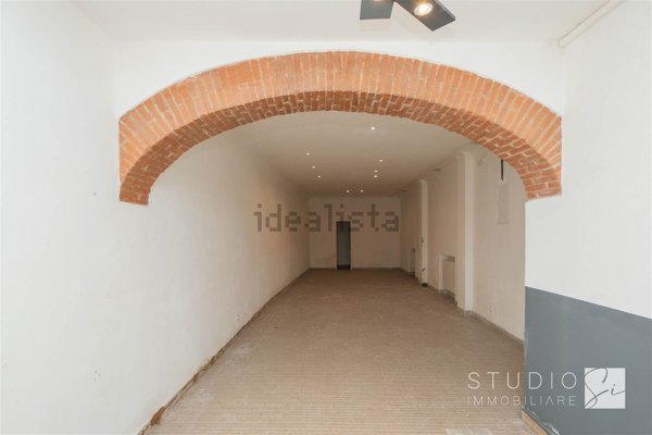 negozio in vendita a Pistoia in zona Centro Città