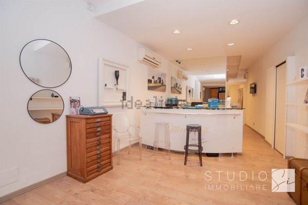 locale commerciale in vendita a Pistoia in zona Centro Città