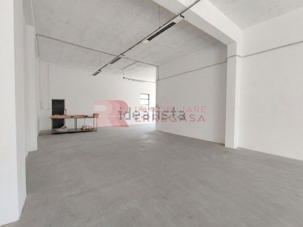 capannone in vendita a Pistoia