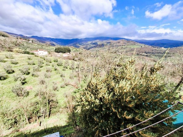 casa indipendente in vendita a Pistoia