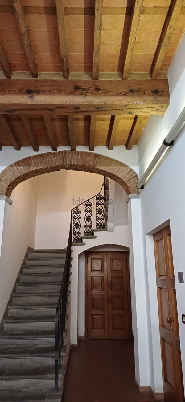 ufficio in vendita a Pistoia in zona Centro Città