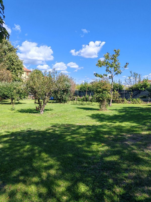 casa indipendente in vendita a Pistoia in zona Bottegone
