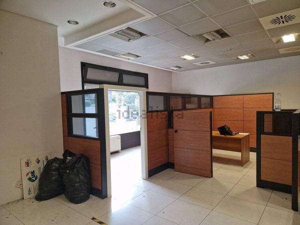 ufficio in vendita a Pistoia in zona Stadio