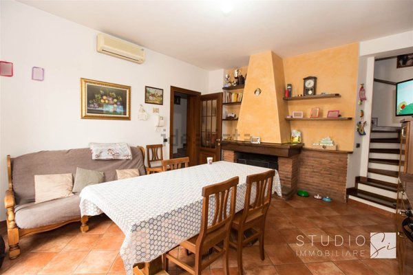 casa indipendente in vendita a Pistoia