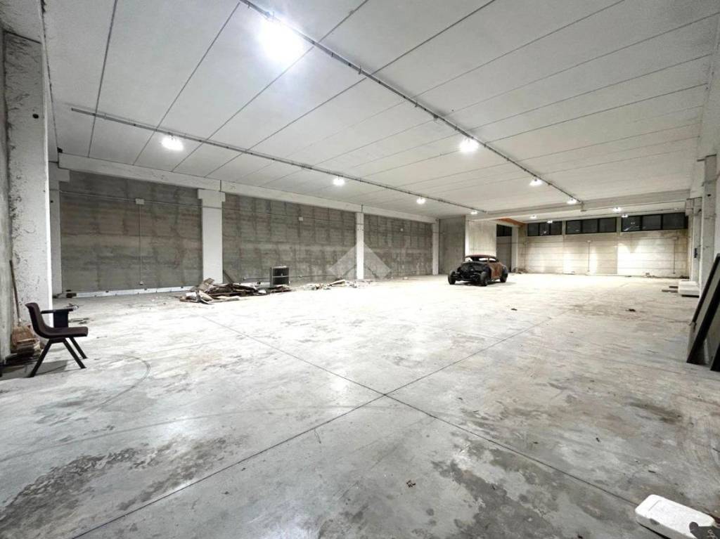 capannone in vendita a Pistoia