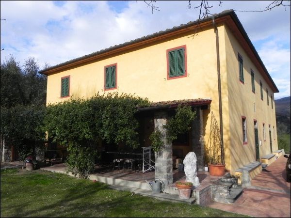 casa indipendente in vendita a Pistoia