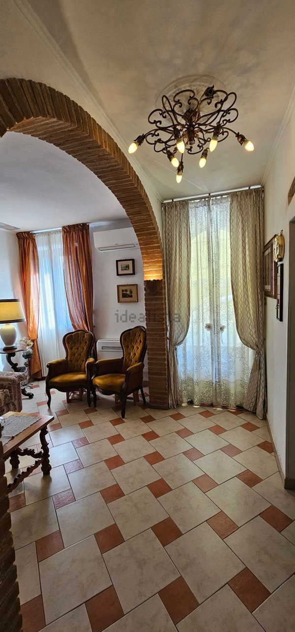 casa indipendente in vendita a Pistoia in zona Bottegone