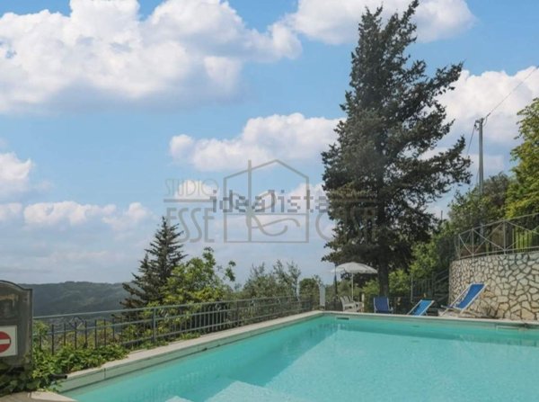 casa indipendente in vendita a Pistoia