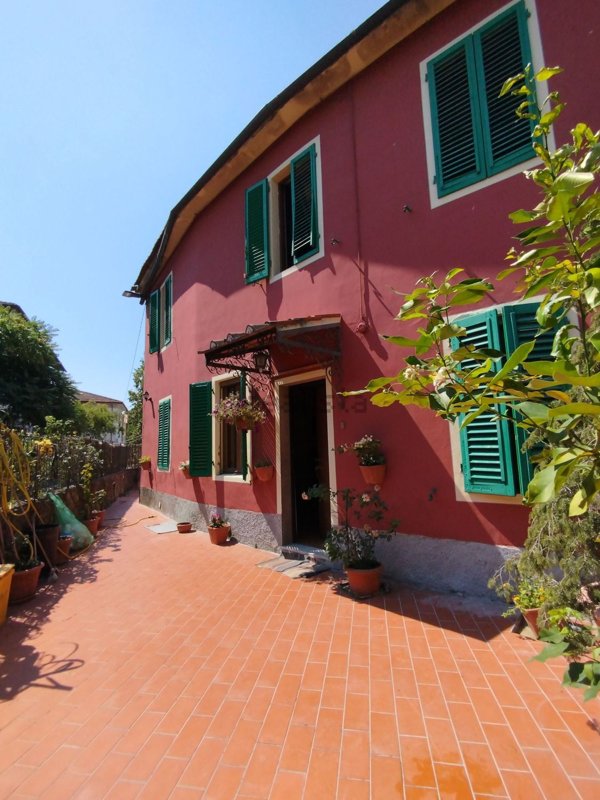 casa indipendente in vendita a Pistoia