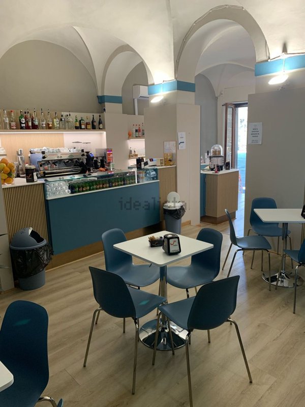 negozio in vendita a Pistoia in zona Centro Città
