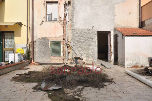casa indipendente in vendita a Pistoia in zona Centro Città