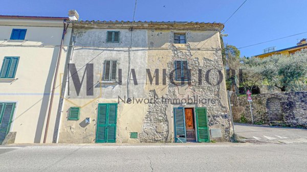 casa indipendente in vendita a Pistoia in zona La Cugna