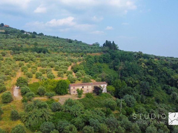 casa indipendente in vendita a Pistoia in zona Valdibrana
