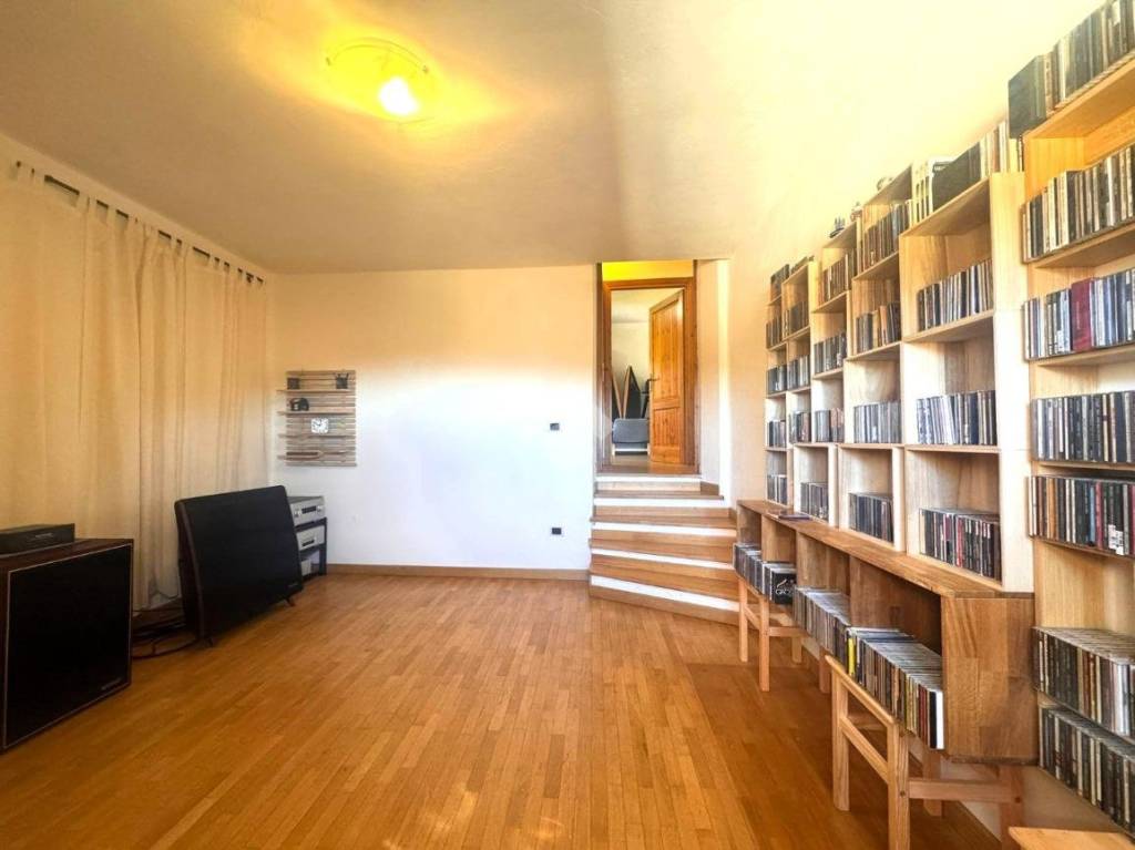 casa indipendente in vendita a Pistoia in zona Valdibrana