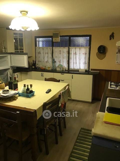 casa indipendente in vendita a Pistoia