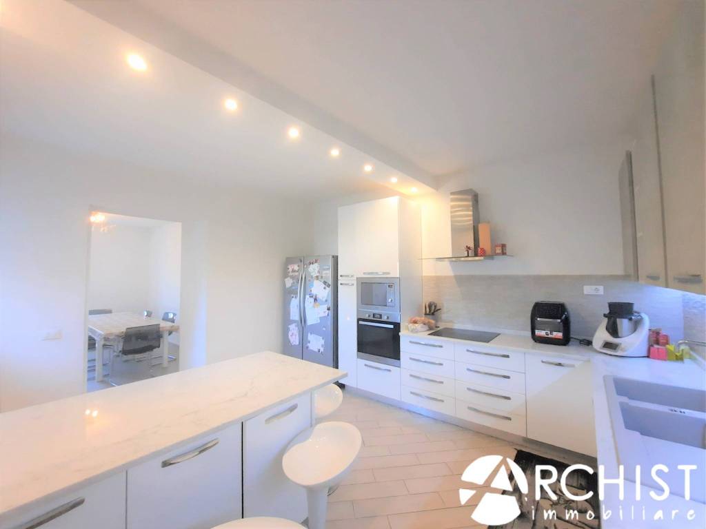 casa indipendente in vendita a Pistoia in zona Centro Città