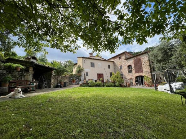 villa in vendita a Pistoia in zona Spazzavento