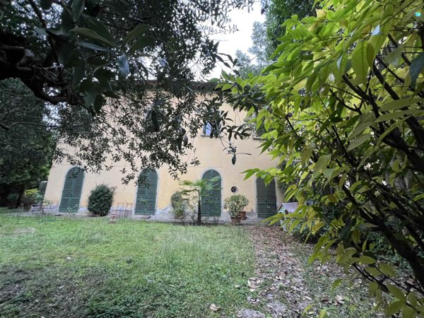 casa indipendente in vendita a Pistoia in zona Centro Città