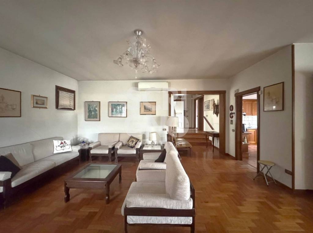 casa indipendente in vendita a Pistoia