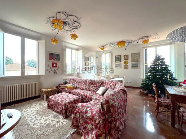 casa indipendente in vendita a Pistoia in zona Centro Città