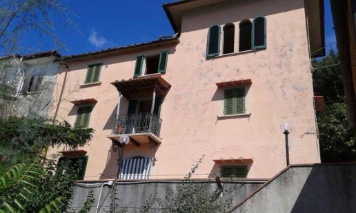 casa indipendente in vendita a Pistoia in zona La Cugna