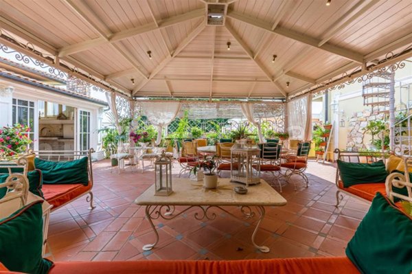 casa indipendente in vendita a Pistoia in zona Bottegone