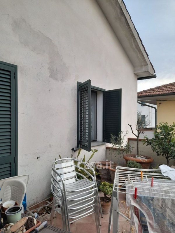 casa indipendente in vendita a Pistoia in zona Pontelungo