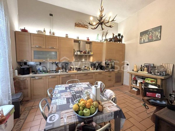 casa indipendente in vendita a Pistoia in zona Centro Città