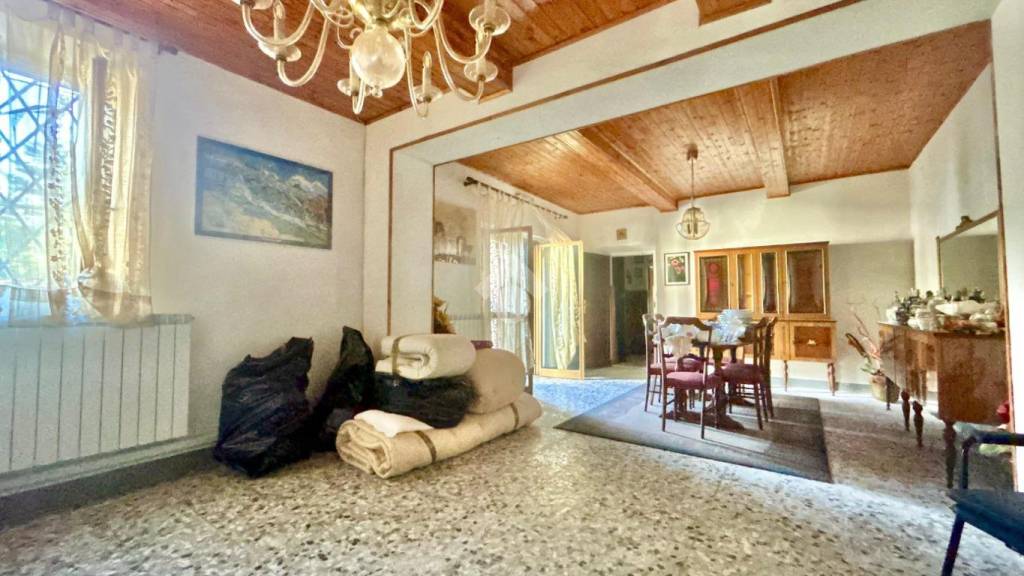 casa indipendente in vendita a Pistoia in zona Baggio