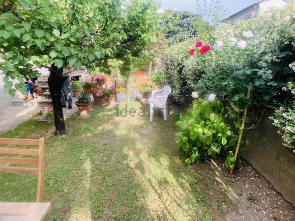 casa indipendente in vendita a Pistoia