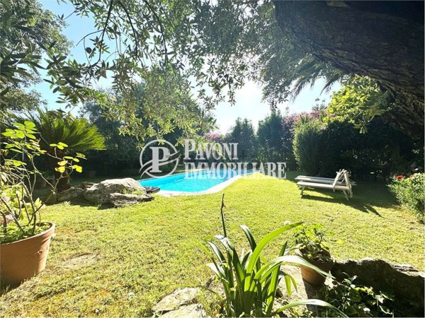 casa indipendente in vendita a Pistoia in zona Centro Città