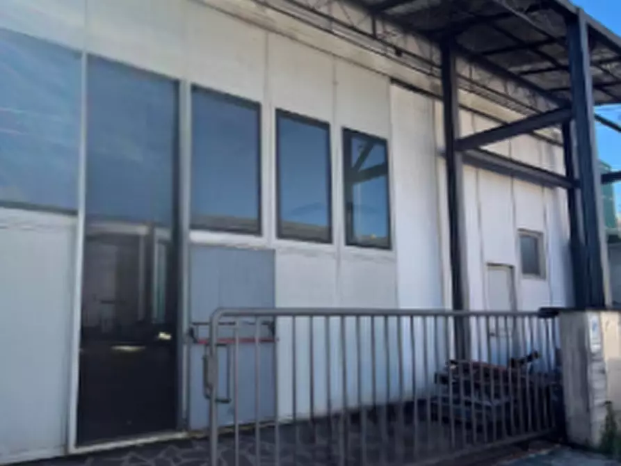 locale di sgombero in vendita a Pistoia