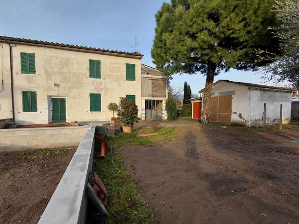 casa indipendente in vendita a Pistoia