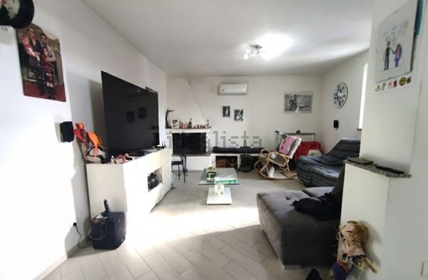 esavano in vendita a Pistoia in zona Bottegone