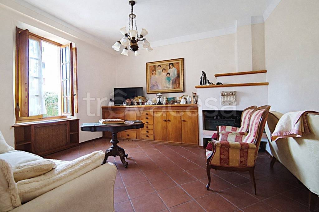 casa indipendente in vendita a Pistoia