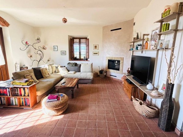 casa indipendente in vendita a Pistoia in zona Stadio