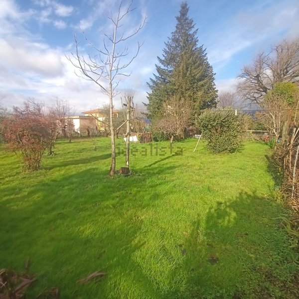 casa indipendente in vendita a Pistoia in zona Bottegone