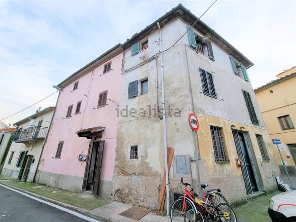 casa indipendente in vendita a Pistoia