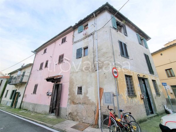 casa indipendente in vendita a Pistoia