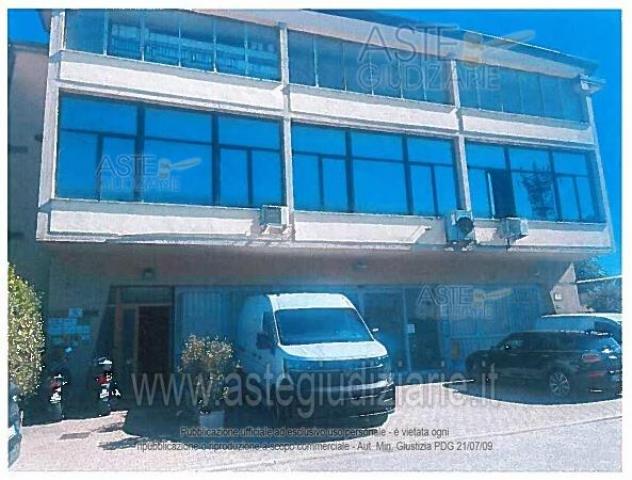 ufficio in vendita a Pistoia
