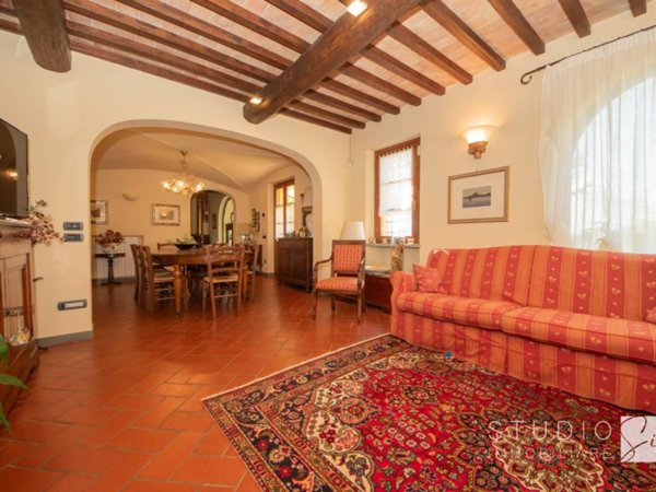 casa indipendente in vendita a Pistoia in zona Stadio