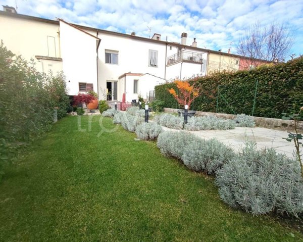 casa indipendente in vendita a Pistoia in zona Centro Città