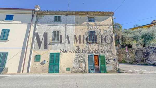 casa semindipendente in vendita a Pistoia in zona Valdibrana