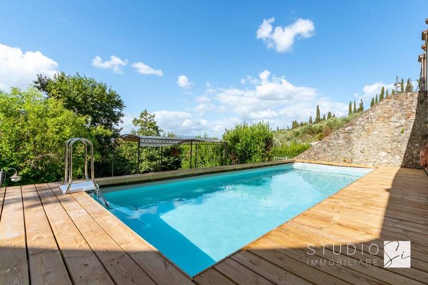 casa indipendente in vendita a Pistoia in zona Centro Città