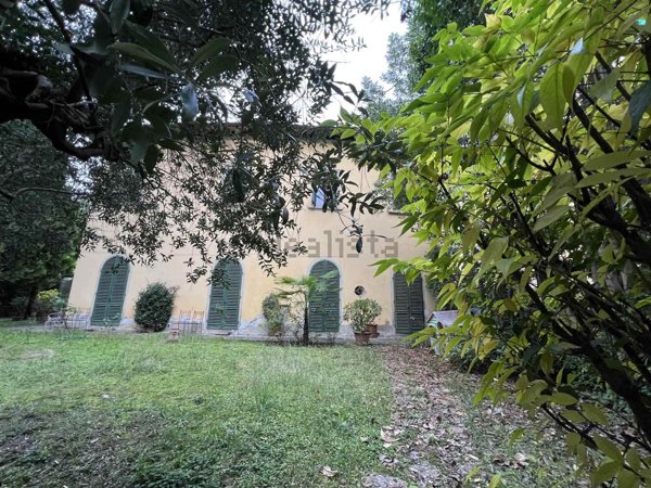 casa indipendente in vendita a Pistoia in zona Centro Città
