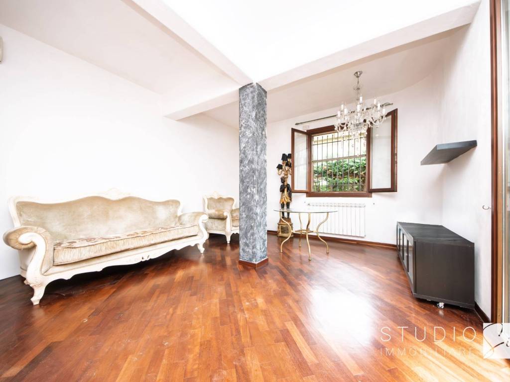 appartamento in vendita a Pistoia in zona Centro Città