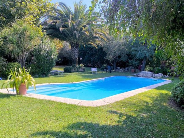 casa indipendente in vendita a Pistoia in zona Centro Città