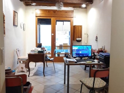 negozio in vendita a Pistoia in zona Centro Città