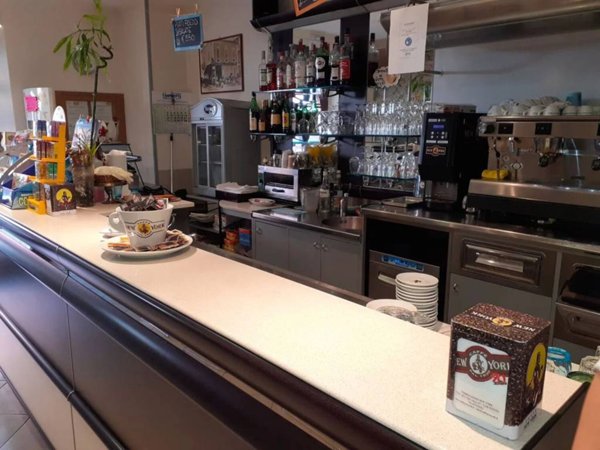 negozio in vendita a Pistoia in zona Centro Città